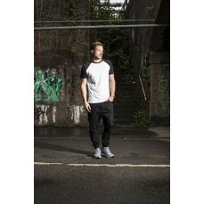 Raglan Contrast Tee Build Your Brand BY007 - Z kolorowymi rękawami