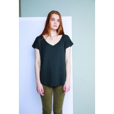 Women´s Loose Fit V Neck T Mantis M147 - Dekolt w kształcie V