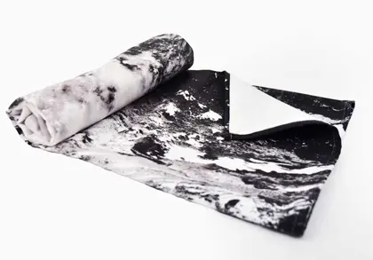 Pełnokolorowy nadruk sublimacyjny – idealny na jasne tkaniny, gwarantujący trwałość i żywe barwy. Sublimacja 1