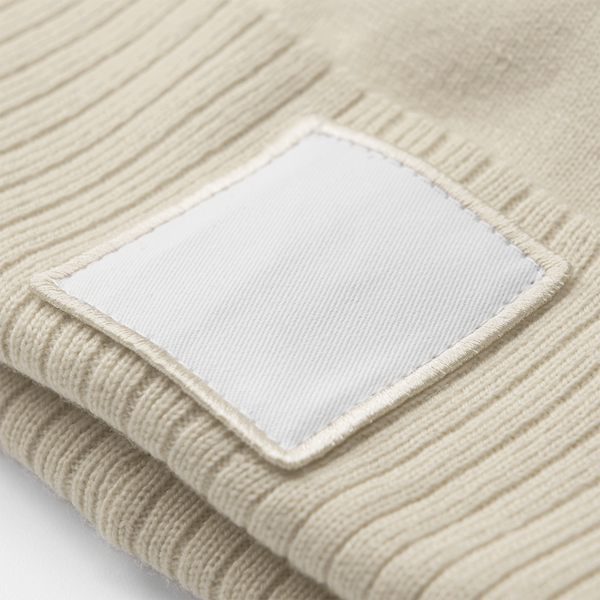 Czapka z pomponem z recyklingu z naszywką - Oatmeal & White