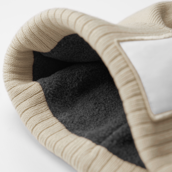 Czapka z pomponem z recyklingu z naszywką - Oatmeal & White