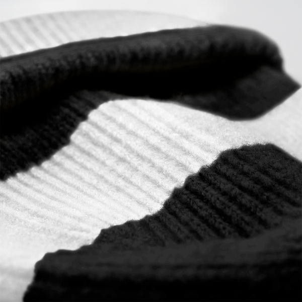 Czapka beanie w paski z wywijanym brzegiem - Black & Soft White