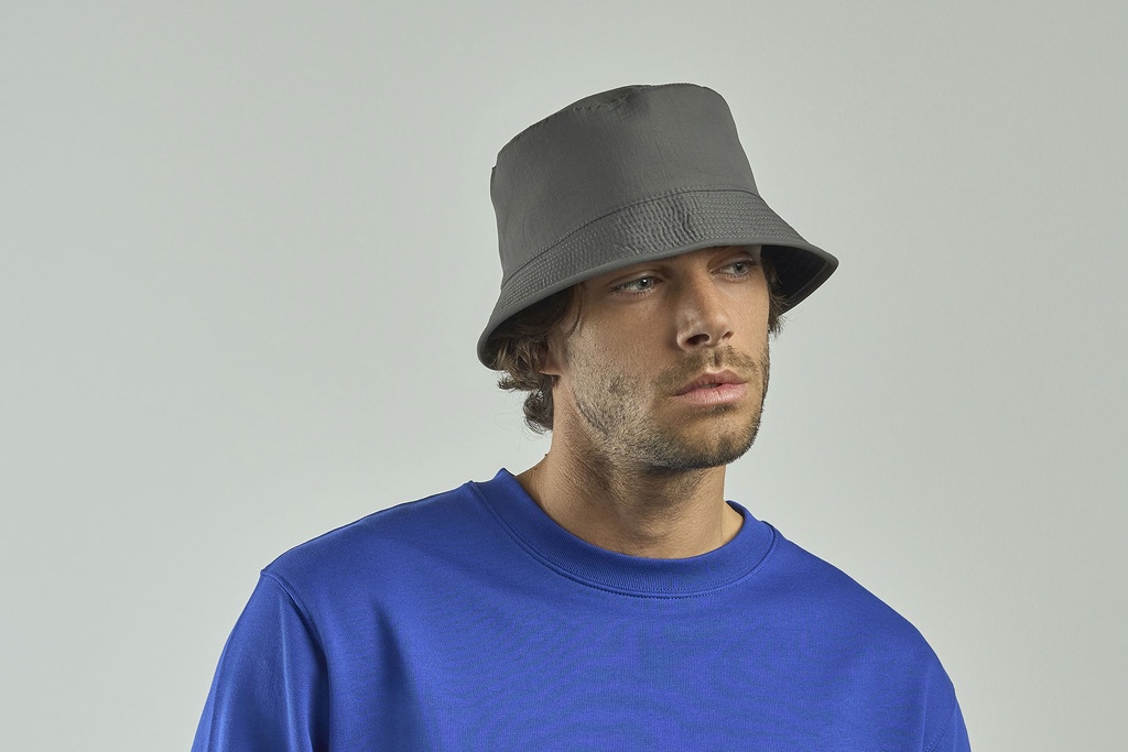 Dwustronna zimowa czapka bucket z polarową podszewką - Dark Grey & Black