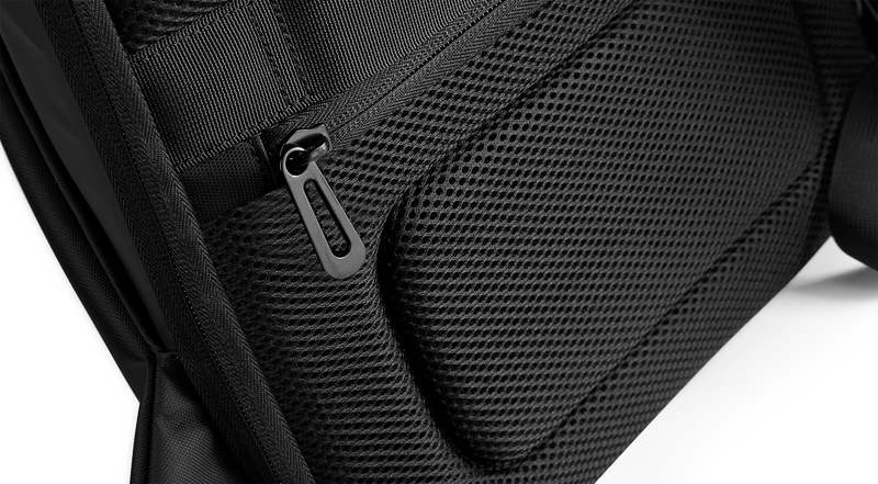 Plecak Pro-Tech z portem USB, 25L - Black