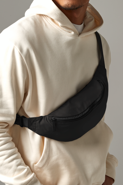 Saszetka biodrowa z regulowanym paskiem - Jet Black