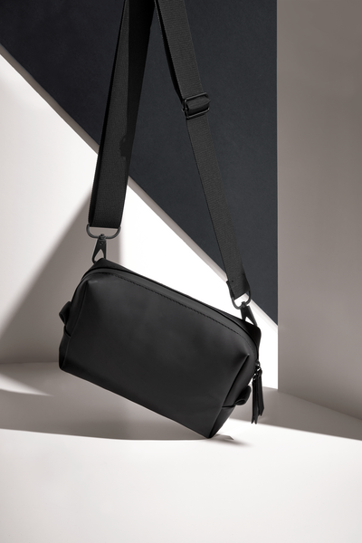 Matowa wodoodporna torebka na ramię - Black