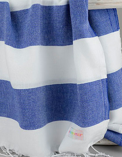 AR058_White_True-Blue