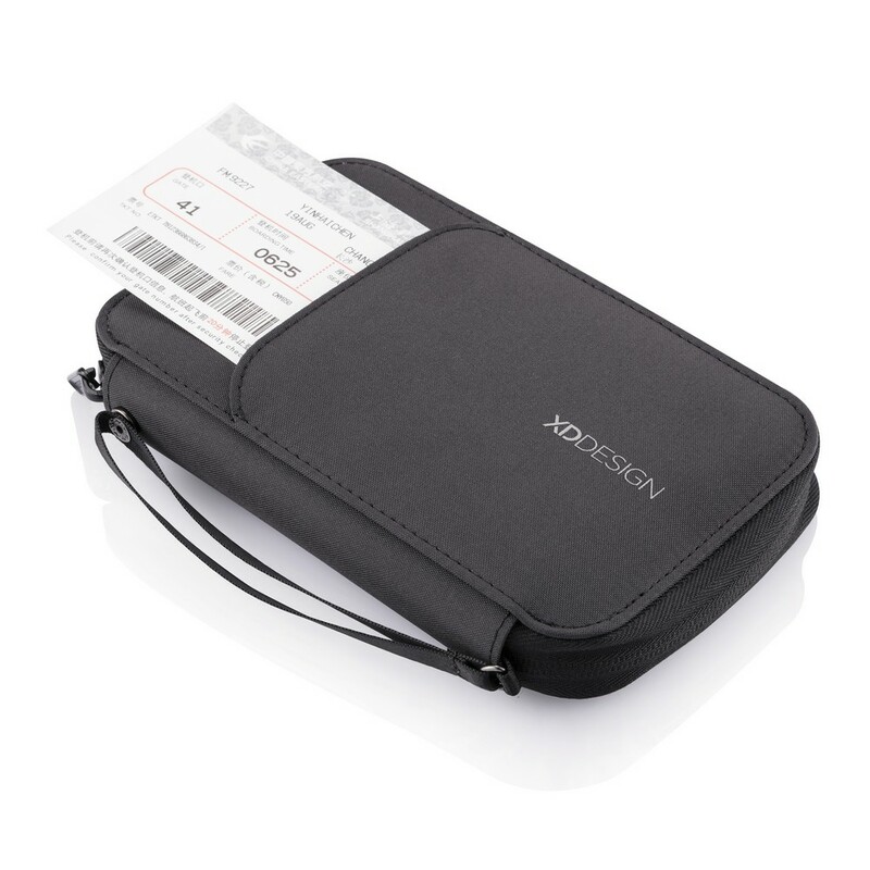Etui na paszport P705.821 - czarny