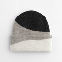 Modna czapka beanie CB532 - Black & Light Grey & Soft White